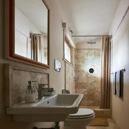 Frank Lloyd Wright-inspired In Tuscany *